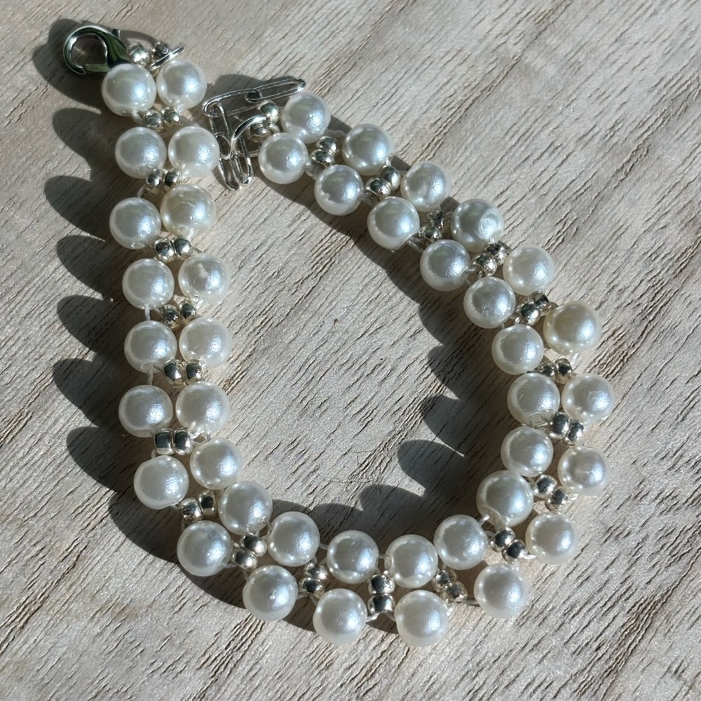 Elegant Pearl Bracelet